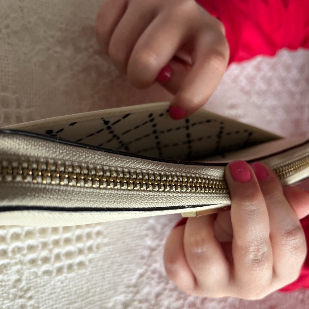 Kate Spade Wallet ♠️ - Picture 10 of 10